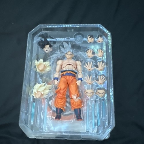 Dragon ball son goku ultra - ball,