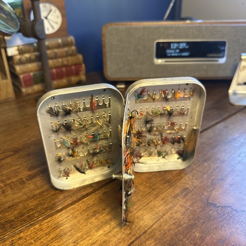 Wheatley fly box with swing - with,