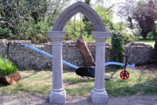 LARGE ORNAMENTAL STONE GOTHIC ARCH OR FOLLY GARDEN ORNAMENT