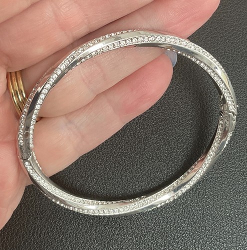 Genuine swan signed swarovski - genuine,