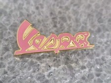 VESPA PIAGGIO PX PINK VINTAGE MEMBERS PINK PIN BADGE VESPA  mods who weller 