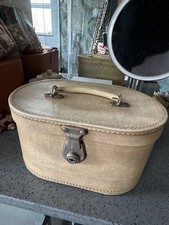 VINTAGE MID CENTURY PIXIE LUGGAGE VANITY CASE