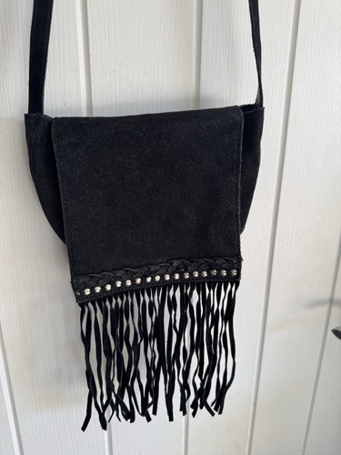 Black suede fringe crossbody - black,