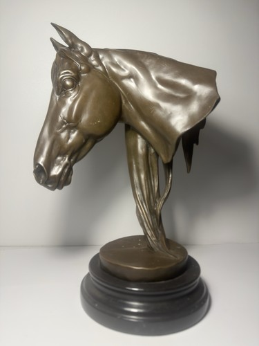 Signed bronze horse - signed,