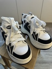 Buffalo Orcus UK 40 stylish