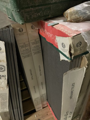 Porcelain floor and walls - porcelain,