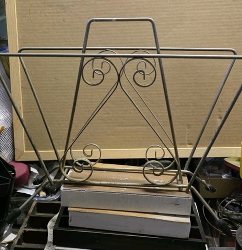 Vintage magazine rack - vintage,