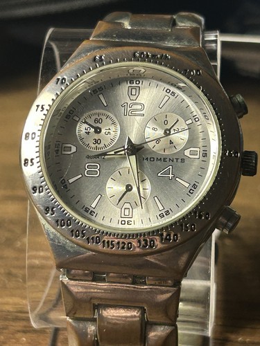 Moments mens analogue quartz