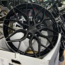 19" Riviera RF108 Black/Pol