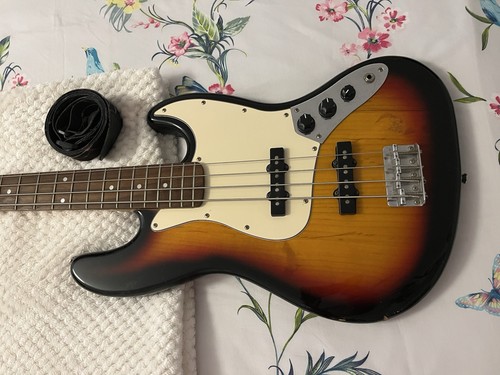 Nevada bass guitar string - bass,