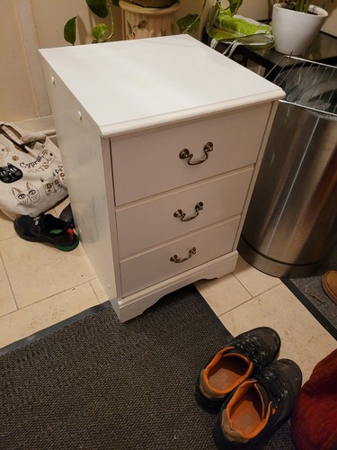Chest draws white - of,
