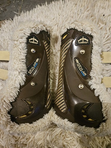 Veredus made with kevlar - made,