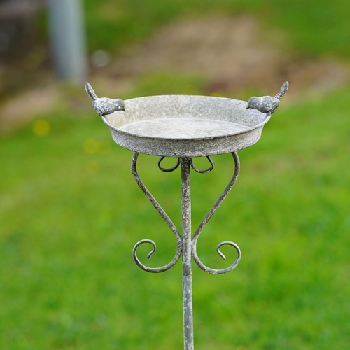 Large cast iron birdbath - large,
