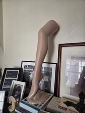 Fleshtone plastic female