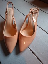 Ladies Shoes Size 6. New Diechmam Beige
