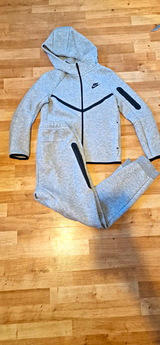 Nike boys grey - grey/black, hooded