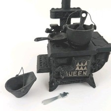 Queen stove miniature - miniature, cast