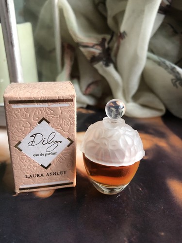 Laura ashley rare - laura,
