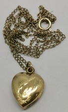 Vtg 1960s Rolled Gold Plate Foliate Heart Shaped Locket Pendant & Necklace Chain