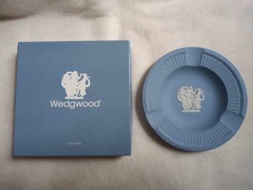 Wedgwood blue jasperware - blue,