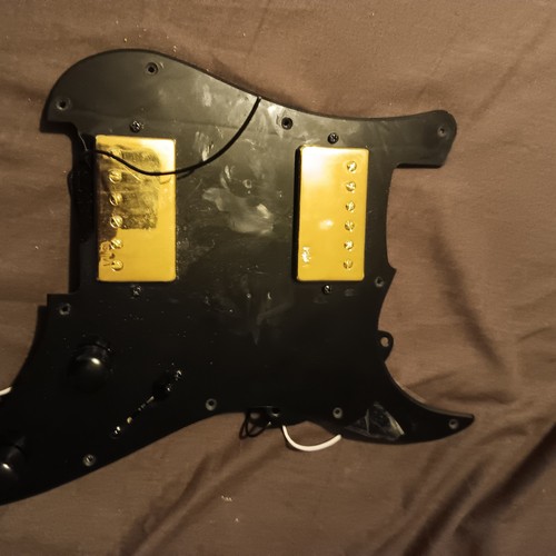 Loaded pickguard strat - loaded,
