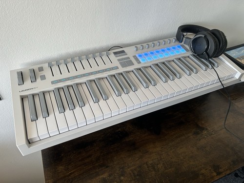 Novation launchkey 49 - novation,
