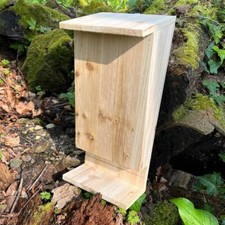 Wooden Bat House Box for Roosting with Landing Perch Nesting Nest Habitat