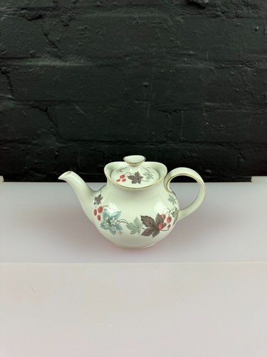Royal doulton camelot - doulton, tc1016