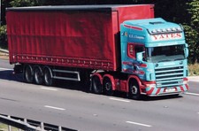 COL PHOTO: YATES & SONS (CUMKNOCK) SCANIA 164 ARTIC CURTAINSIDE TRAILER
