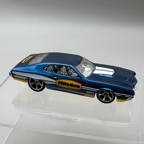 Hot wheels ford gran - hot,