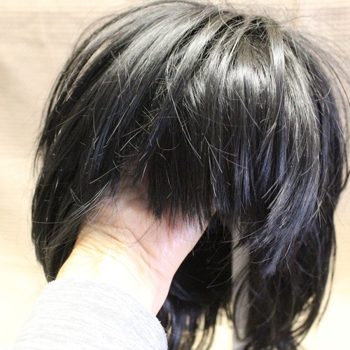Black layered short wig with - layered,