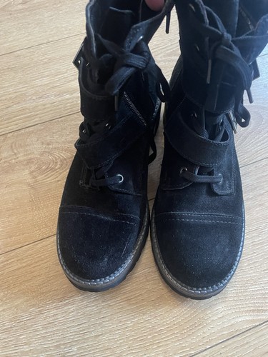 Red dead black - or, suede