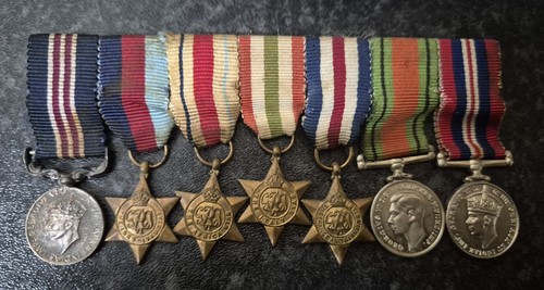 Wwii miniature medals - miniature,
