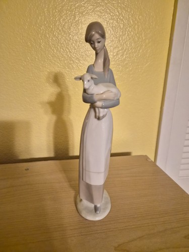 Lladro pastorcita con - con, cordero