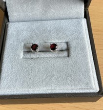 925  Silver Round Garnet Stud