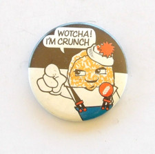 VINTAGE WEETABIX UK WOTCHA I'M CRUCH BREAKFAST CEREAL SOUVENIR TIN PIN BADGE