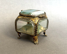 ORNATE ANTIQUE FRENCH JEWELLERY CASKET Belle Isle Le Palais glass ormolu box