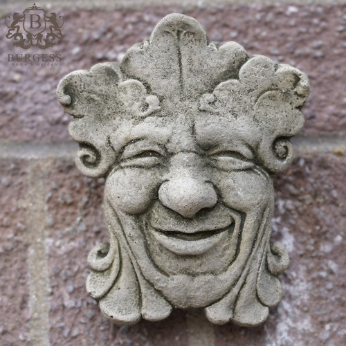 Petite green man stone - green,