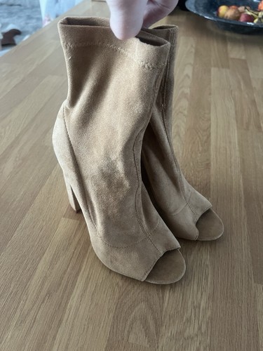 Beige suede peep - , toe