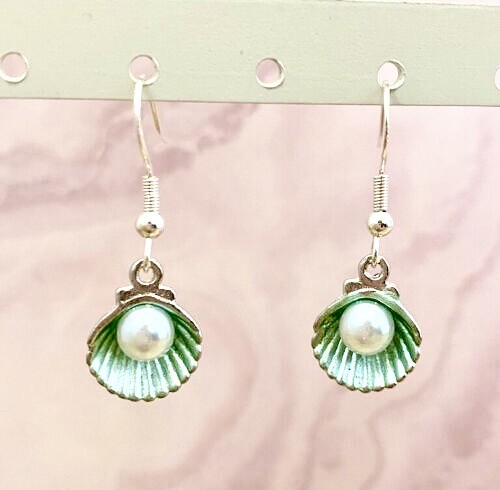 Handmade green oyster - green, pearl
