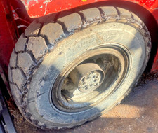 FORKLIFT TRUCK LANSING BAGNALL 2.5 TONNE WHEEL WITH TYER 7.5/15 26 027