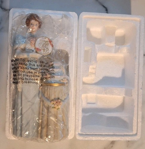 Vintage avon mrs e albee - mrs., p.f.e