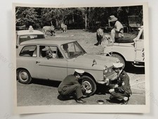 RAC Patrolmen Change Car Wheel Windsor Safari Park Lions 1970 VTG Press Photo