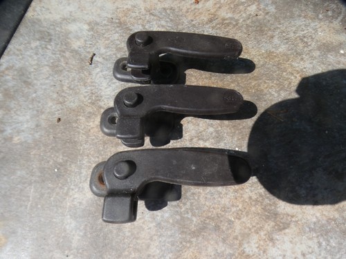 Caravan window catches with