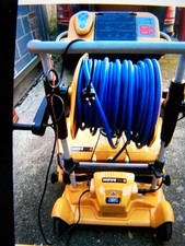 Dolphin WAVE300XL Robot Swimming Pool Vacuum Cleaner Top of the Range.