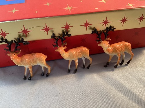 Vintage set tiny reindeer - of,