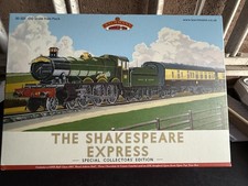 OO Gauge Bachmann 30-525 The Shakespeare Express Collectors Train Pack pre owned