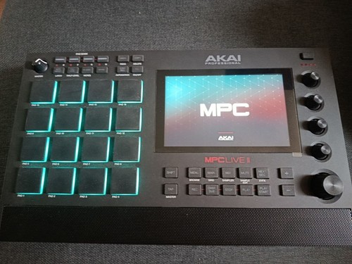 Akai mpc live with - mpc,