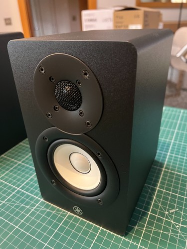 Yamaha hs3 studio monitors - hs3, –