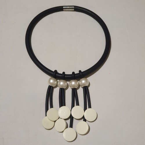 White wooden beaded - white,